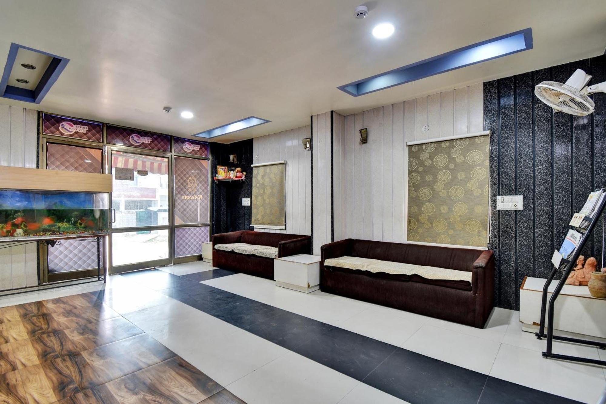 Townhouse Hotel Fly View Jaipur Exteriör bild